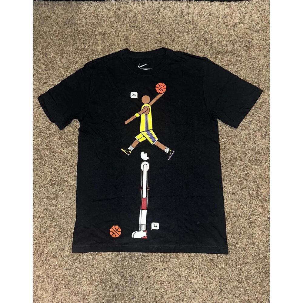 Men Kobe Bryant Over Yao Ming Basketball Shirt 2010 Vntg